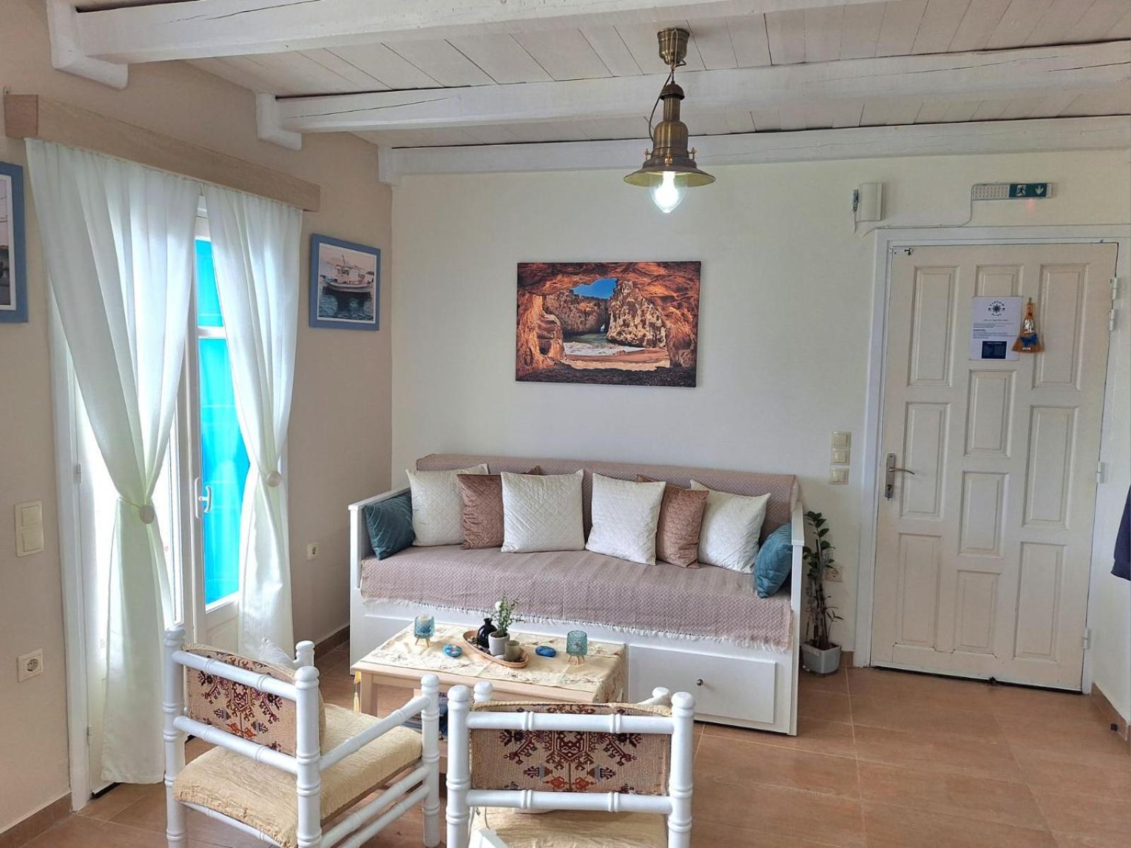 Captain Elias House Фойникион